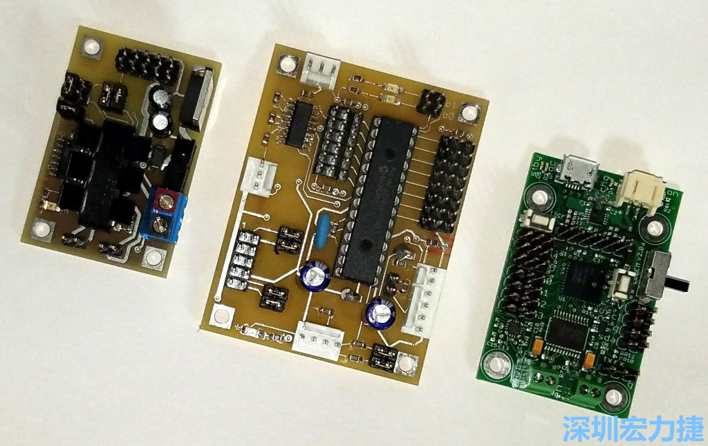 透過(guò)機(jī)器PCBA組裝，可以讓右邊那塊小板子做到左邊兩塊板子加在一起可以做的事