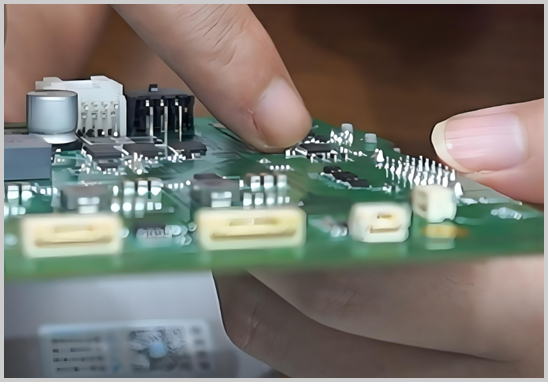PCBA加工中焊點(diǎn)為什么會(huì)開裂？常見原因與實(shí)用解決方案
